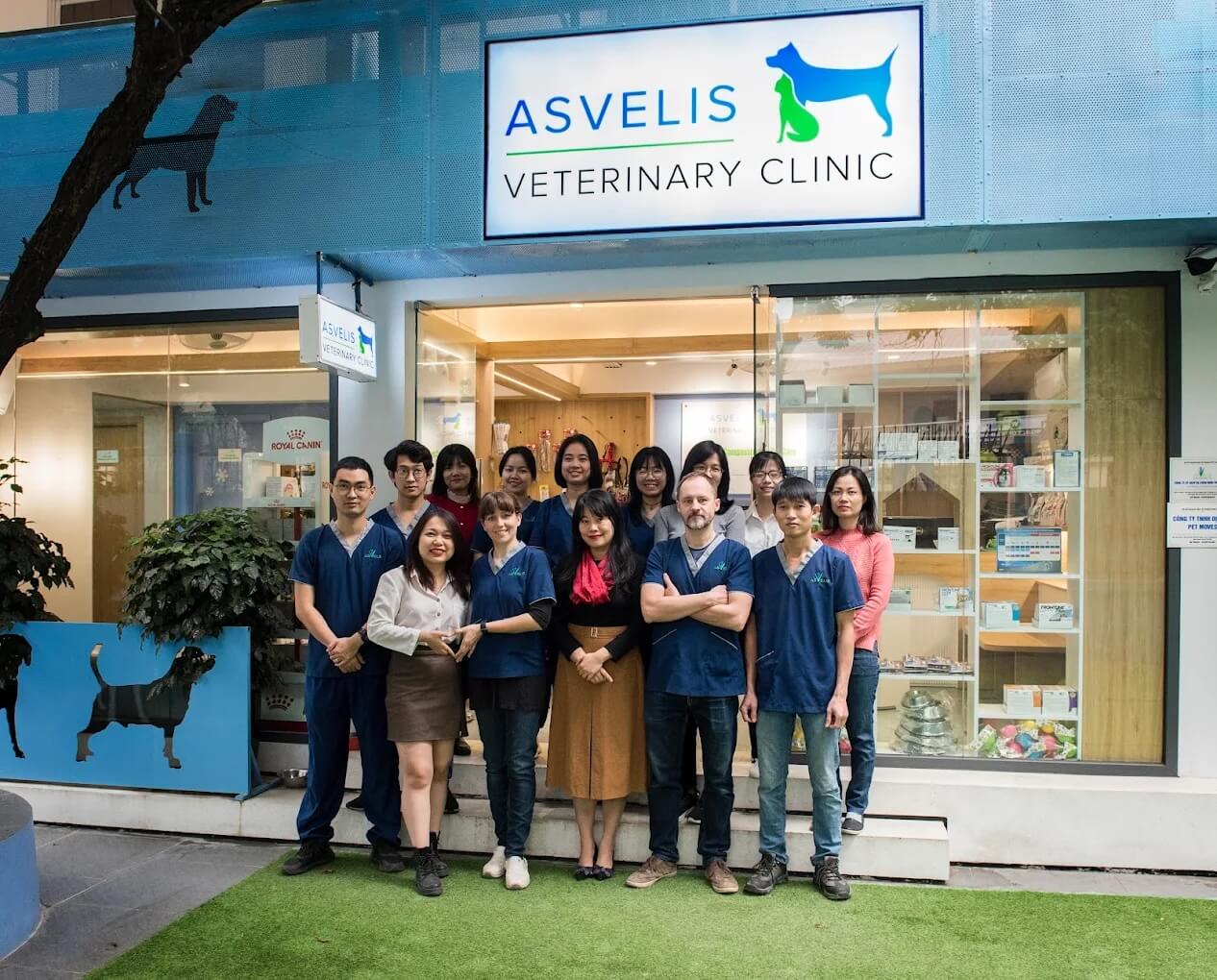 ASVELIS veterinary and pet relocation team